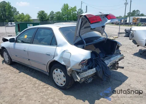 1998 Honda Accord Lx z USA, uszkodzony, nr VIN 1HGCG5645WA148391